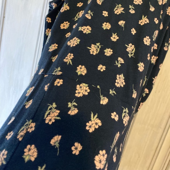 Van’s XS skater dress. Navy blue w/flower pattern. Worn only once - Picture 3 of 5